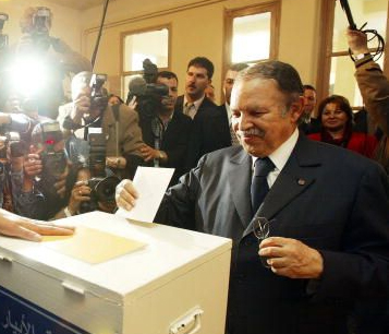 Bouteflika réélu par la Fraude en 2009