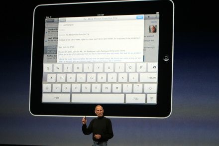 Steve Jobs prsente le iPad